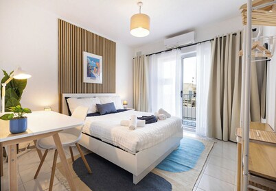 2BR Penthouse with Large Front Terrace