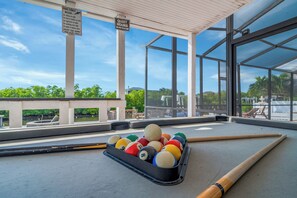 Fitness facility - Waterfront Pool Home • 7 Min Airport • Weekly & Monthly Stays • Sleeps 8+ (Tampa)