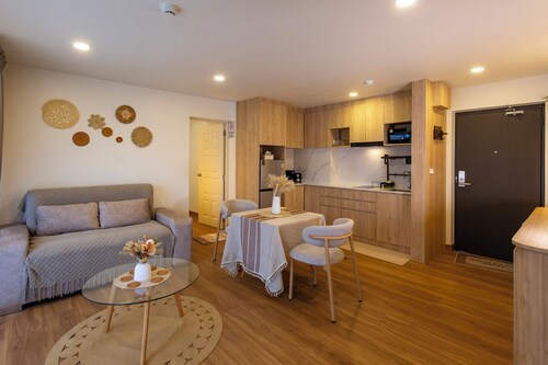 1BR Walk to Lamai Beach Sauna & Gym C264