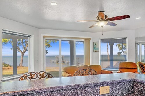 Salty Bay Hideaway