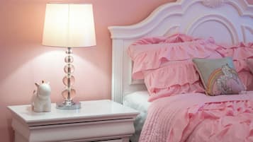 5 bedrooms, in-room safe, desk, iron/ironing board