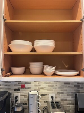 Fridge, microwave, oven, stovetop - Luxury 5BR•Game Room•Steps fromSafari Event Center (Sugar Land)