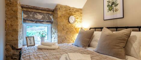 Iron/ironing board, free WiFi