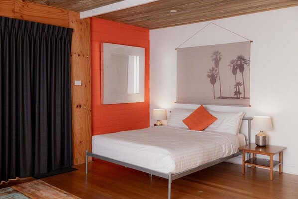 5 chambres, fer et planche à repasser, Wi-Fi, draps fournis