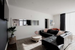 Smart TV - Ruby SoHo Workshop Villa- Port Sorell (Latrobe)