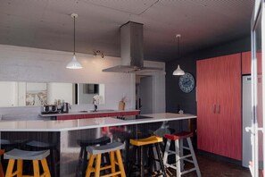 Fridge, microwave, oven, stovetop - Ruby SoHo Workshop Villa- Port Sorell (Latrobe)