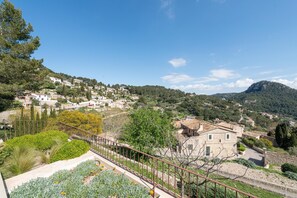 Property grounds - CAN CABELLUT - Villa with private pool and mountain views - Free WiFi (Puigpunyent)