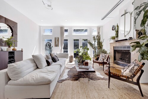 Bohome Reserve:  Chicago 4BR • Sauna • Chef's Kitchen • Outdoor Lounging