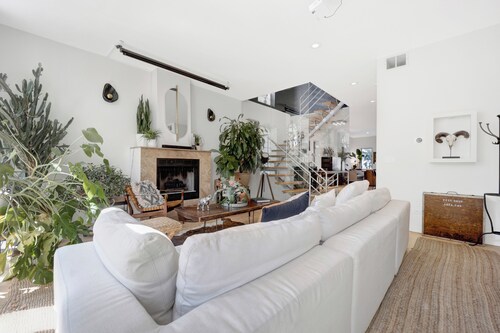 Bohome Reserve:  Chicago 4BR • Sauna • Chef's Kitchen • Outdoor Lounging