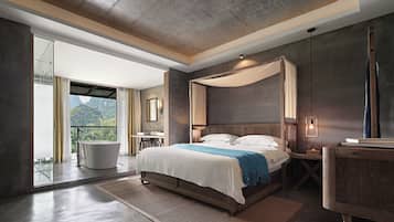 Decoración personalizada, cortinas blackout y sistema de insonorización