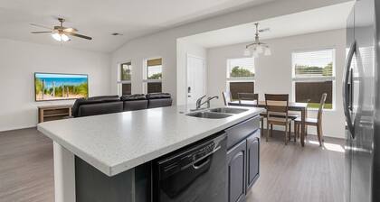 Charming 3-bedroom house in gorgeous Altus with AC