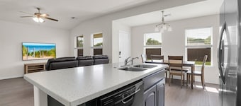 Charming 3-bedroom house in gorgeous Altus with AC