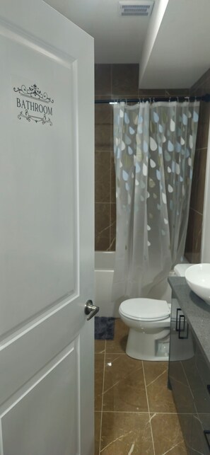 Hair dryer, towels, soap, toilet paper - Your home away from home—comfortable, and calm. proximity to popular attractions (Edmonton)