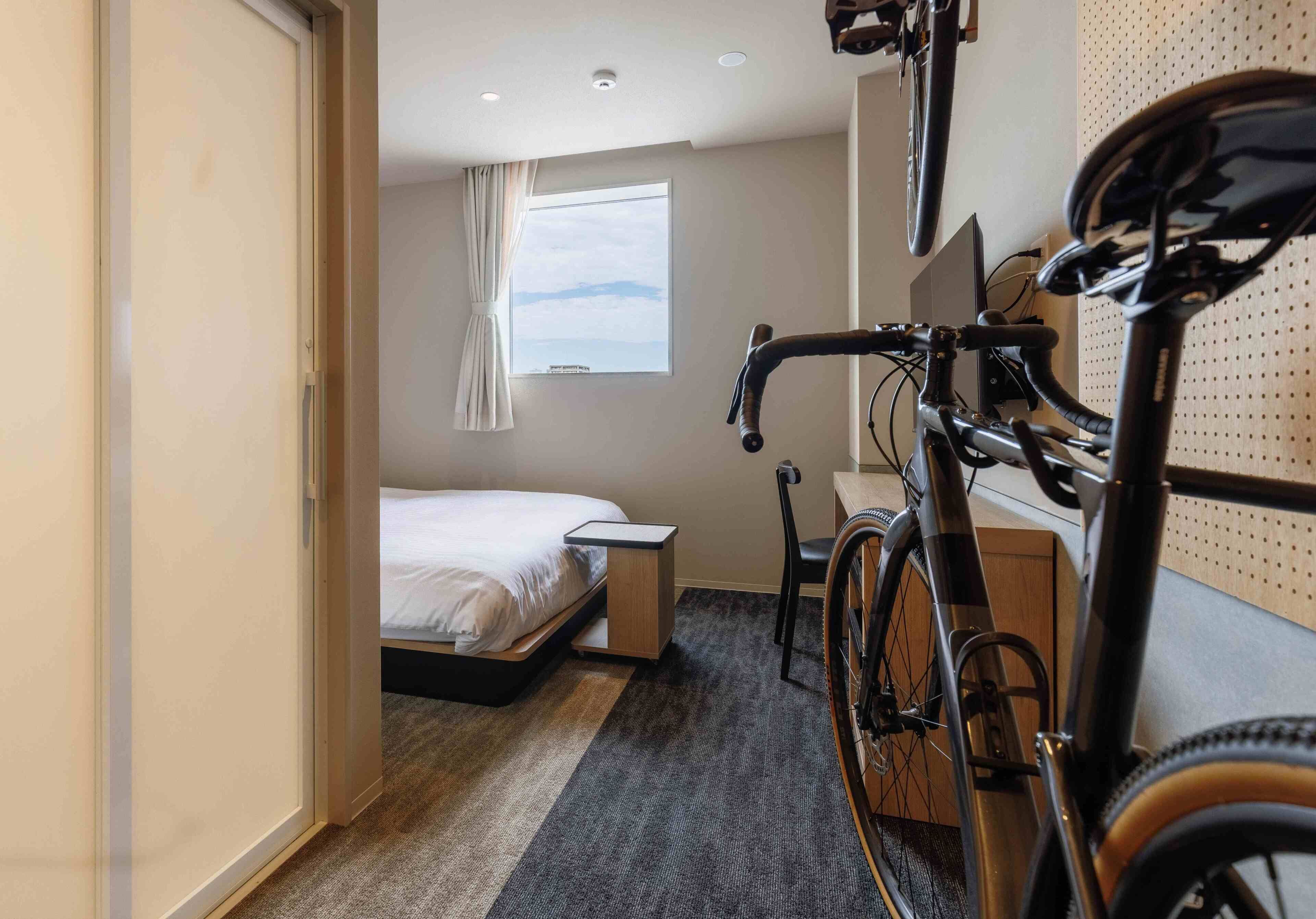 Basic Room, 1 Queen Bed, Mobility Accessible, Non Smoking