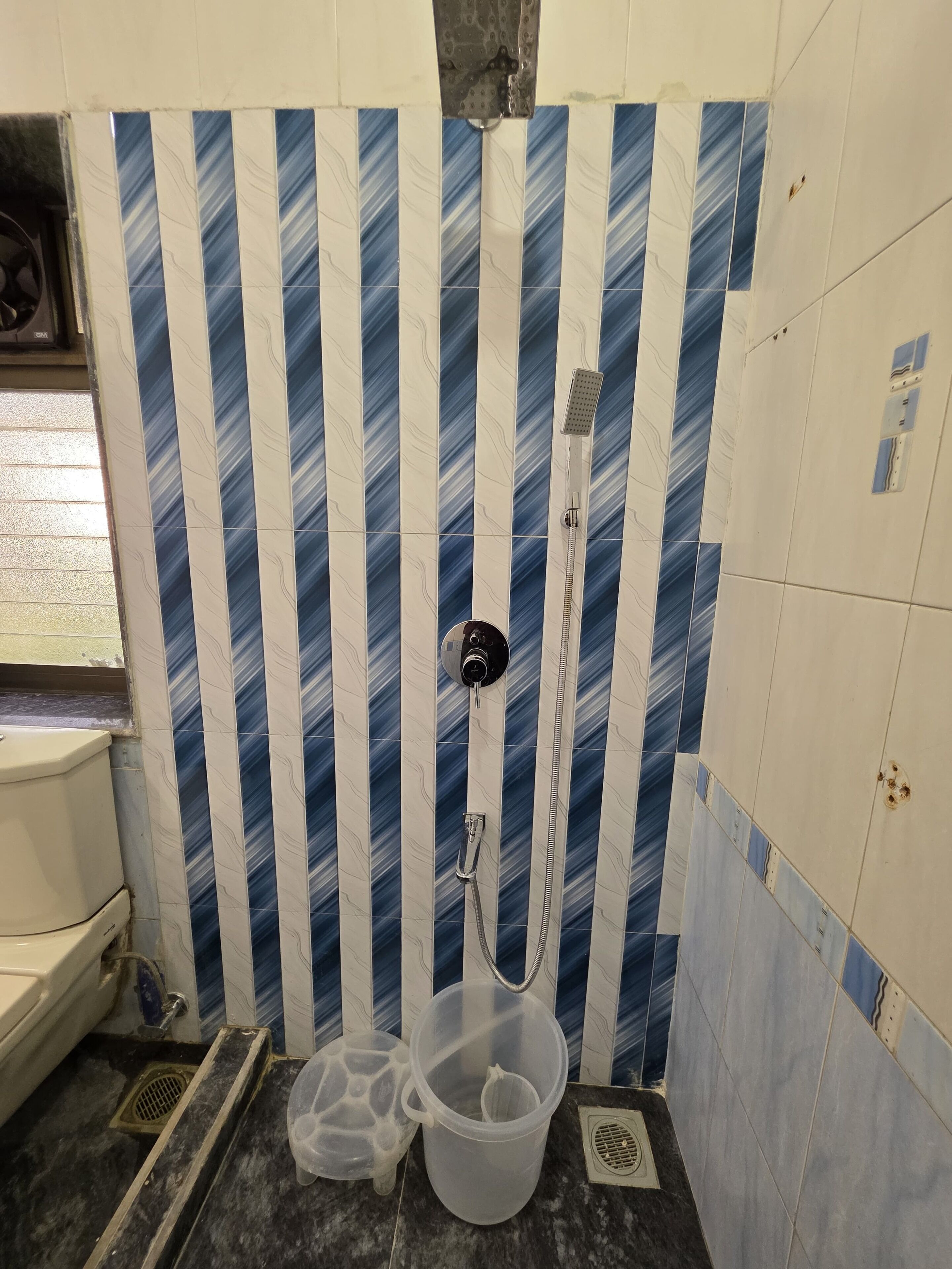 Dusche, Handtücher, Seife, Shampoo