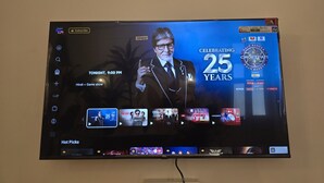 Un écran de télévision diffusant un jeu télévisé dans le cadre d’une émission spéciale consacrée au « 25e anniversaire ».