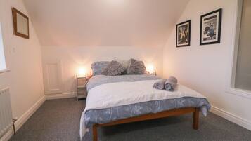 1 bedroom, individually decorated, individually furnished