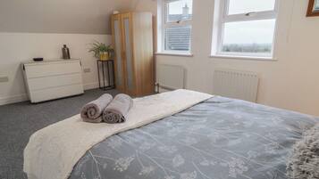 1 sovrum, individuell inredning och unika möbler