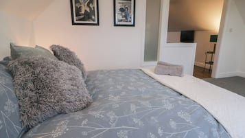 1 habitación, decoración personalizada y muebles diferentes