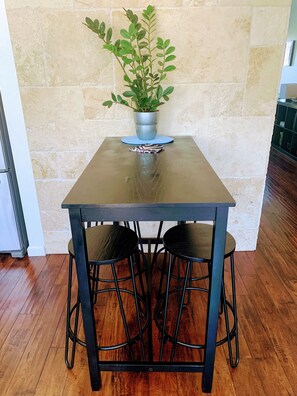 Dining - Indoor/Outdoor Living in Sonoma Valley (Sonoma)
