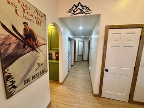 Interior - Charming 3-bedroom house in Big Bear Lake perfect for getaway (Big Bear Lake)