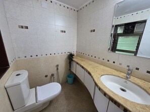 Dusche, Handtücher, Seife, Toilettenpapier