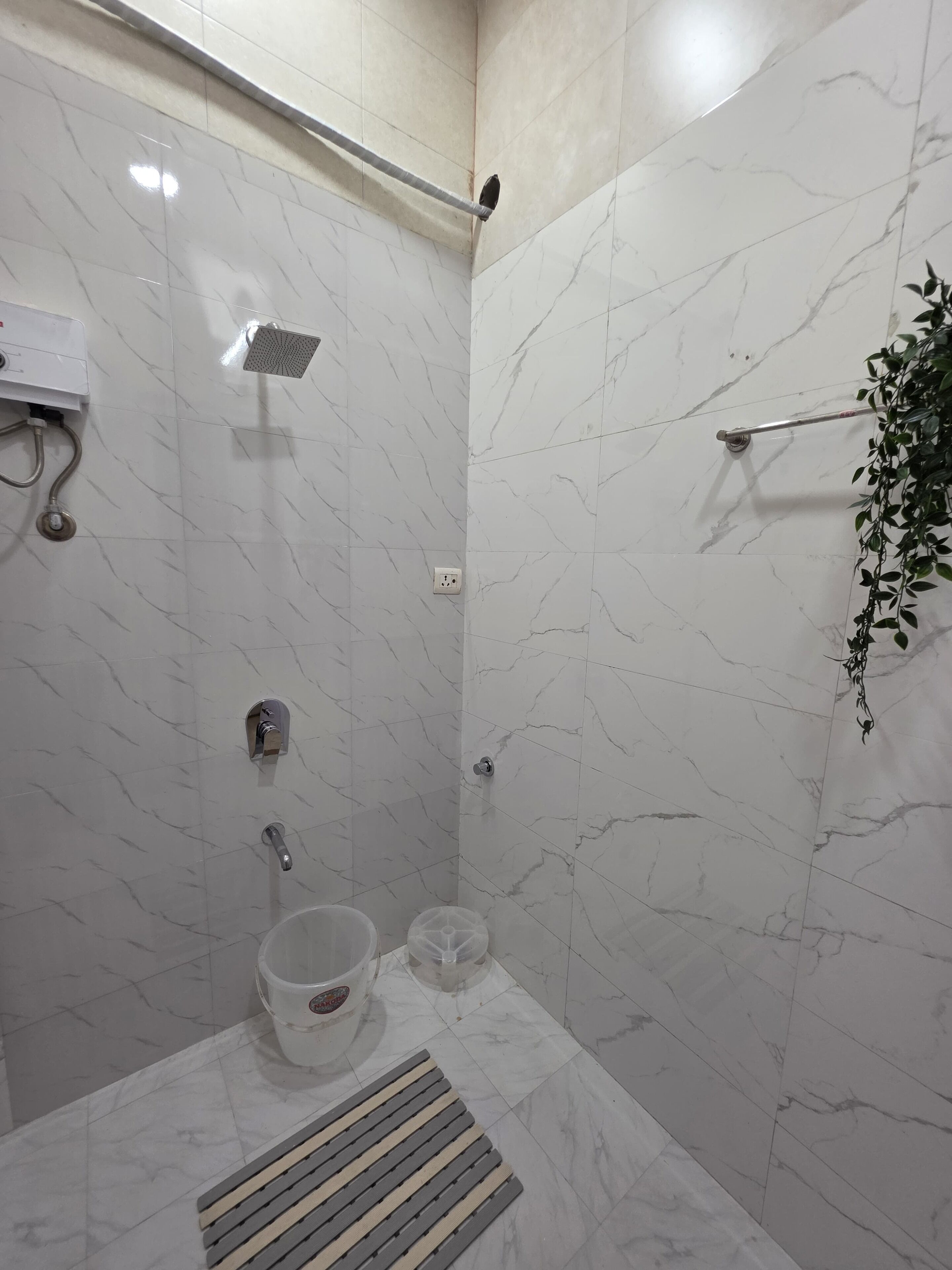 Dusche, Handtücher, Seife, Toilettenpapier