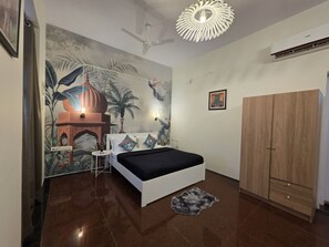 1 bedroom, free WiFi, bed sheets