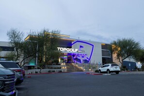 Exterior - Modern 4BR + Loft • Family-Friendly Gilbert Stay • Sleeps 11 (Gilbert)