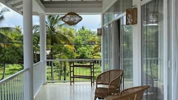 Luksusleilighet, balkong, bakgårdsutsikt | Terrasse/patio