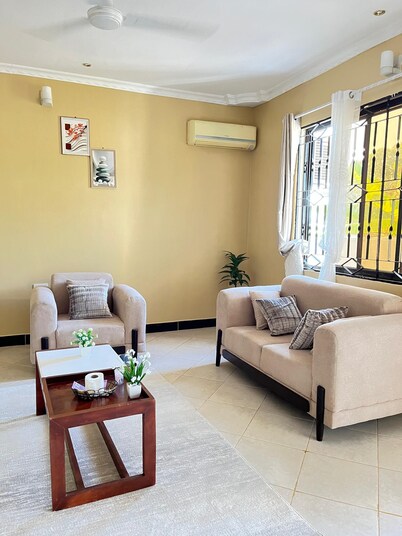 Executive 2BR | Monthly Discounts | 3 Mins to Shops, Cafés & Restaurants