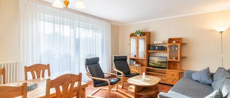 Tv, dvd-spelare och en stereo