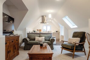 Living area - Beautiful 2 Bedroom Apartment in Malvern (Malvern)