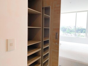 Bügeleisen/Bügelbrett, WLAN, Bettwäsche