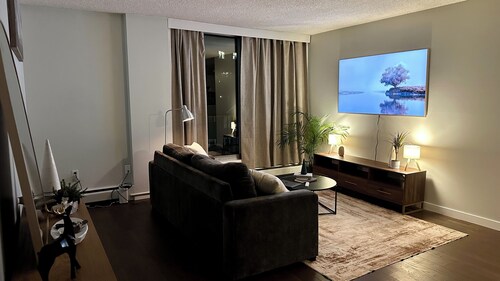 Urban Downtown Condo with Panoramic Views