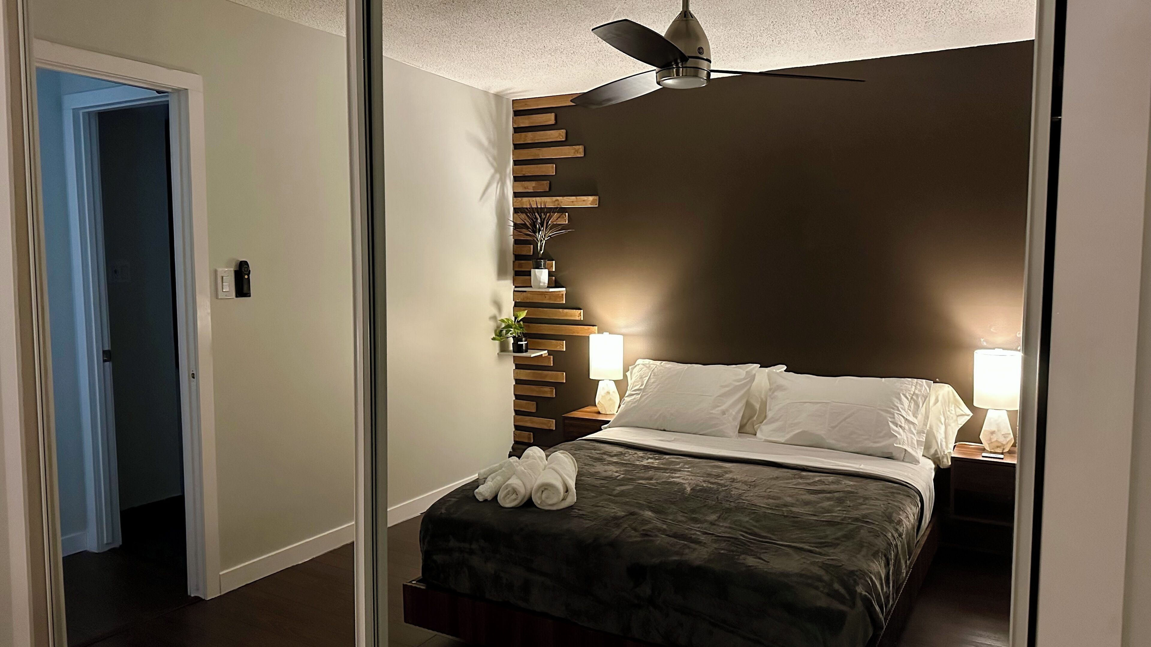 Fer et planche à repasser, Wi-Fi, draps fournis