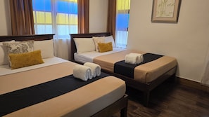 WiFi, bed sheets - Serene 4BR Taal Lakeshore Private Villa for 16 Pax - Quick drive to Tagaytay (Talisay)