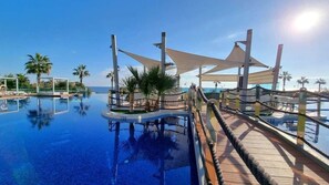 A heated pool - Luxury seafront apartment La Zenia – Sea Senses (Torrevieja)
