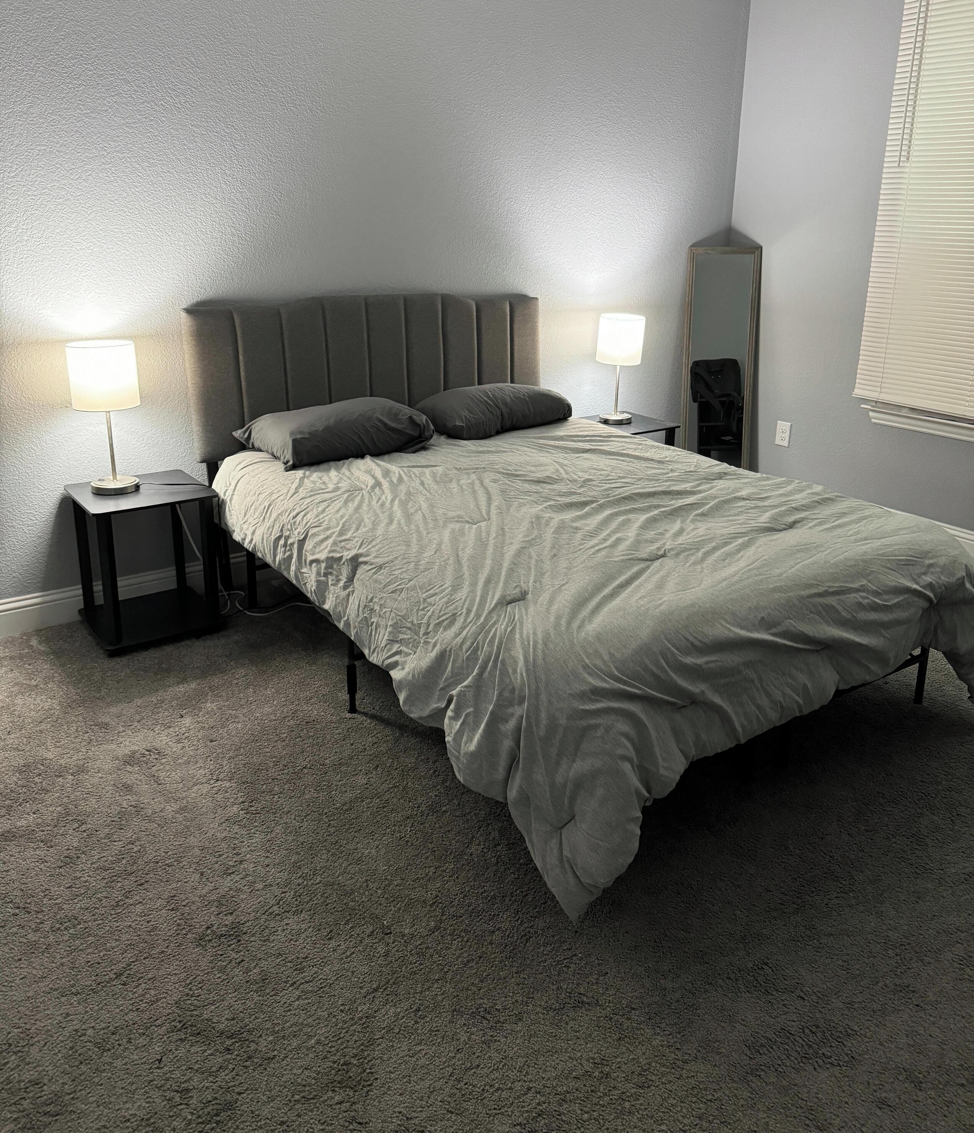 4 chambres, fer et planche à repasser, Wi-Fi, draps fournis