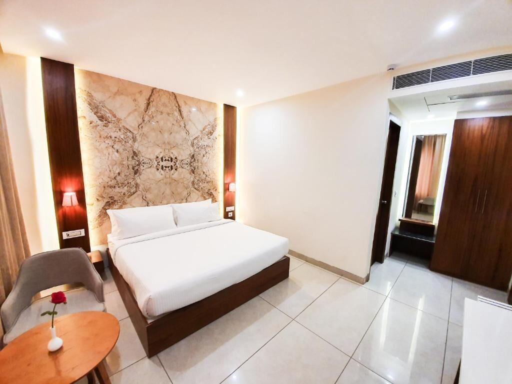 Executive Double Room, City View