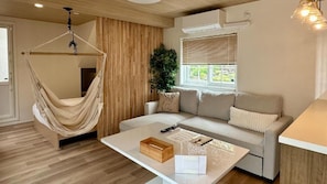 Keyaki (up to 4, ideal for 2): Sauna, jet bath, fire pit, BBQ, Non-smoking | Living area