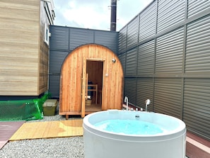 Keyaki (up to 4, ideal for 2): Sauna, jet bath, fire pit, BBQ, Non-smoking | Individually decorated, individually furnished, free WiFi, bed sheets