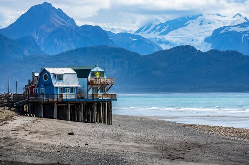 StoryHaus Alaska - Gathering Retreat for Groups & Families
