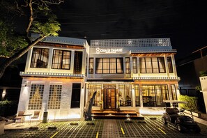 Exterior - Casa Le Damuz (Bangkok)