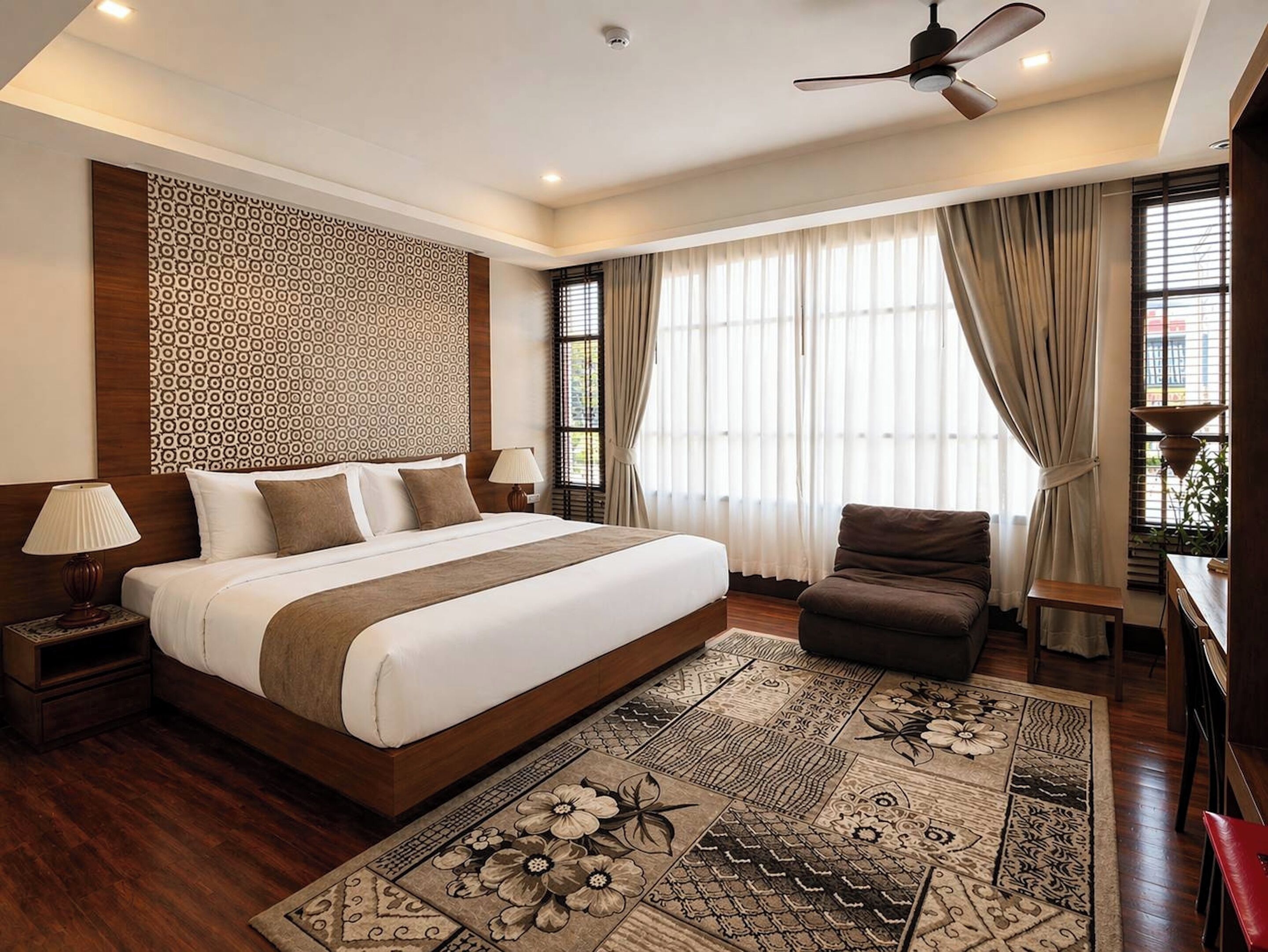 Blackout drapes, free WiFi