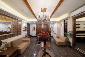 Lobby - Casa Le Damuz (Bang Phlat)