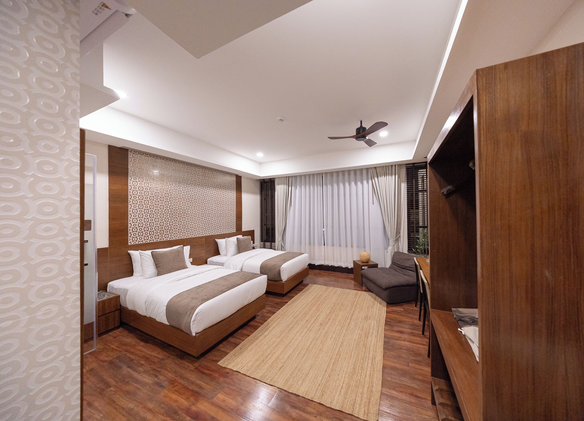 Premier Deluxe Twin Room | Blackout drapes, free WiFi