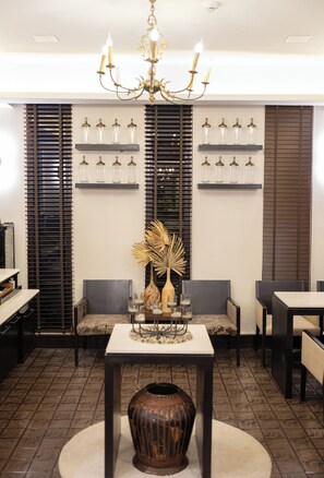 Dining - Casa Le Damuz (Bangkok)