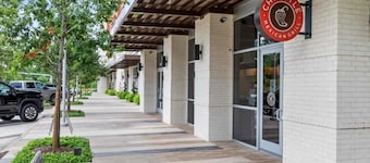 Cozy-King Bed Apt in peaceful Spring-Woodlands