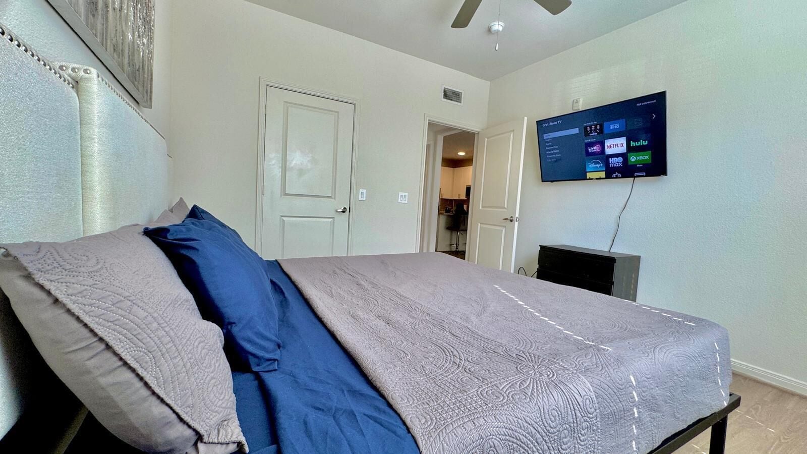 1 habitación, tabla de planchar con plancha, wifi gratis y ropa de cama 
